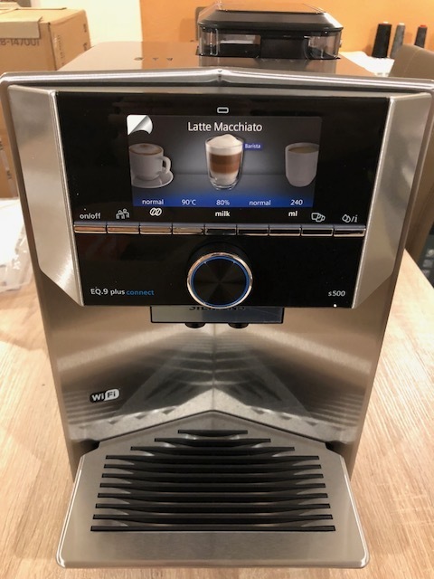 Siemens EQ.9 plus connect s500 Kaffeevollautomat Edelstahl TI9555X1DE #